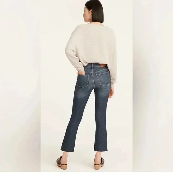 J Crew Petite 9" mid-rise demi-boot crop jean in Lantern wash Size 23P NWT - Picture 2 of 7